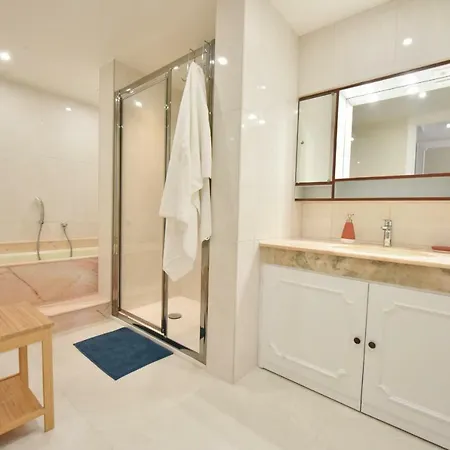 Kikiloue Terrace Open View Swimming Pool Apartment